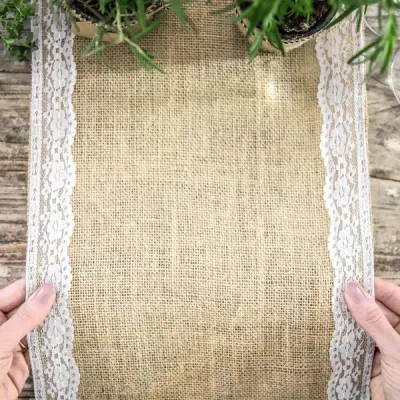 Bordslöpare Spetskant,  Jute - PartyDeco