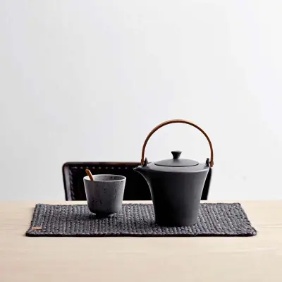 Bordstablett 33 x 48 cm, mörkgrå - Södahl