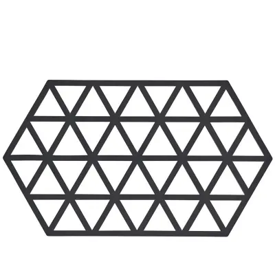 Grytunderlägg Triangle 24 x 14 cm, svart - Zone Denmark