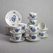 Royal Copenhagen - SÅLD"Blå Blomster"10 koppar med fat och assietter